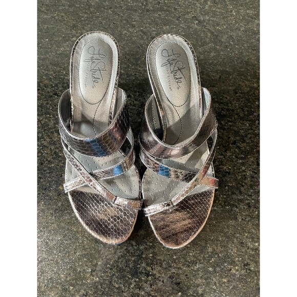 Size 7 LifeStride Women's Frolic Dress Sandal silver toe loop - Picture 2 of 7